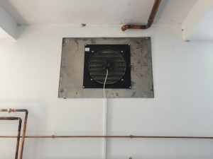 Zidni aksijalni ventilator instaliran u kompresorskoj stanici bolnice Merkur